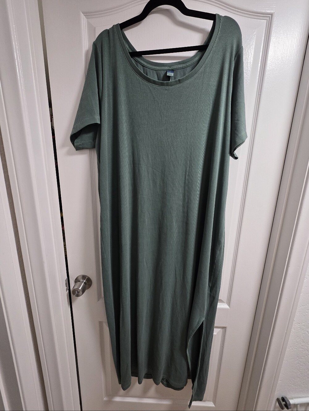 NWOT Old Navy Sage Green Ribbed T-shirt Maxi Dress